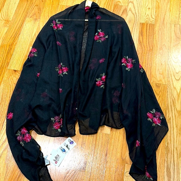 lulla Accessories - NWT Embroidered Wrap
